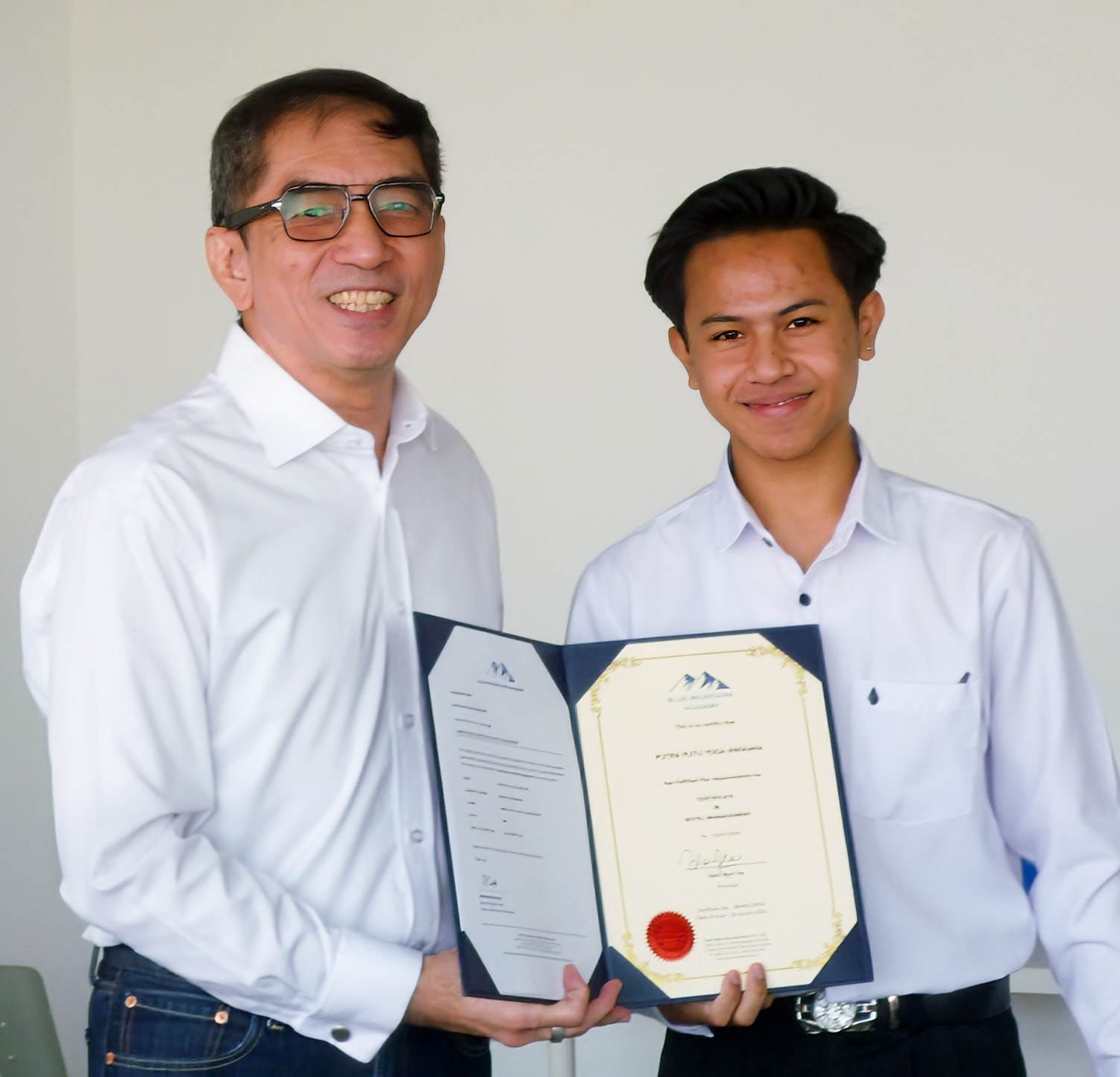 Student with Head of Blue Mountains Academy, Dato Alan Teo
